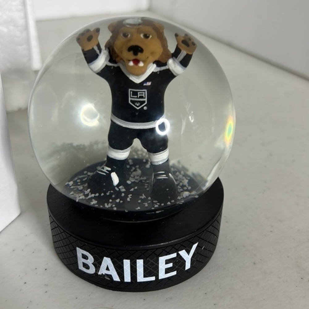 LOS ANGELES, KINGS, BAILEY, WATERGLOBE